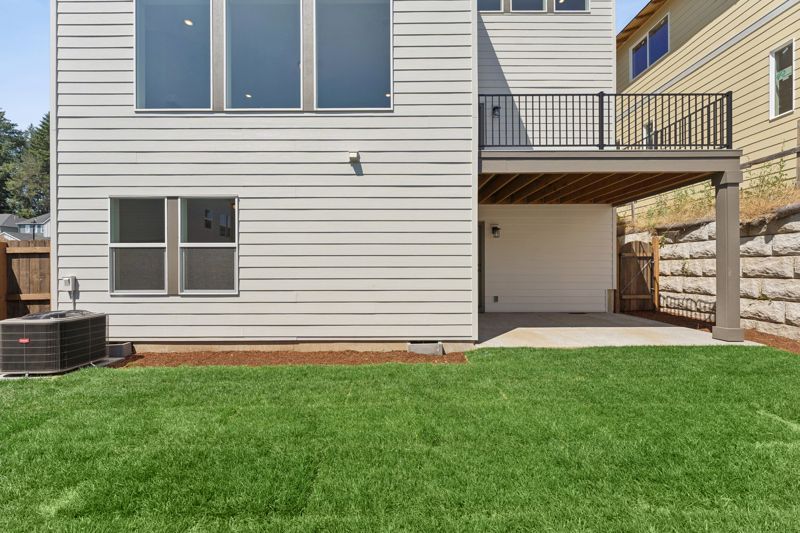 Exterior:Exterior Rear