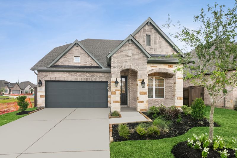 Exterior:Exterior Front