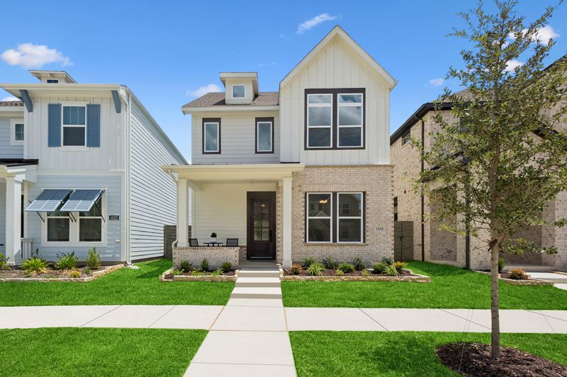 Exterior:Exterior Front