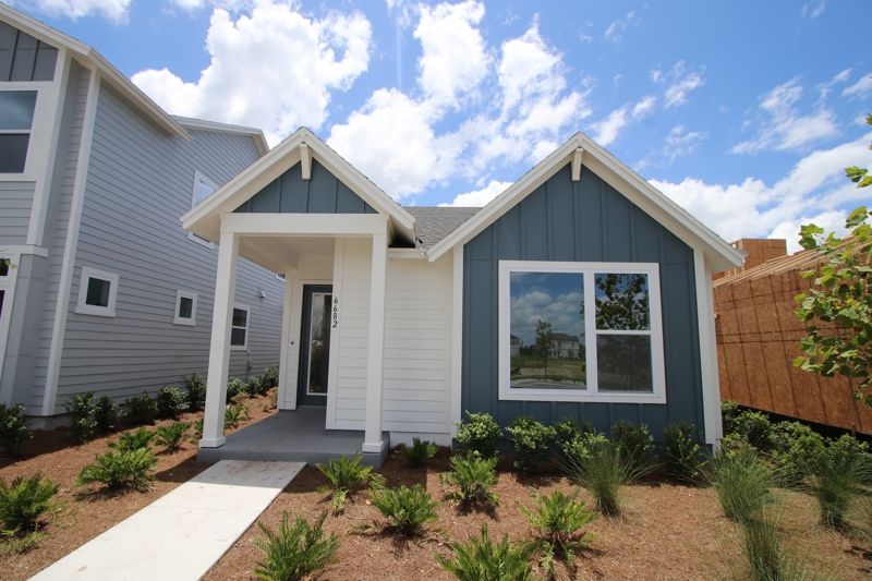Exterior:Exterior Front