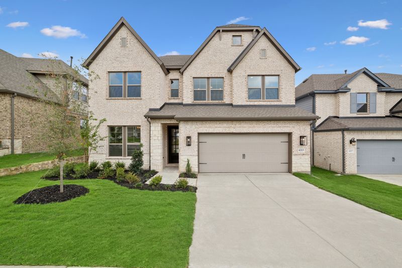 Exterior:Exterior Front