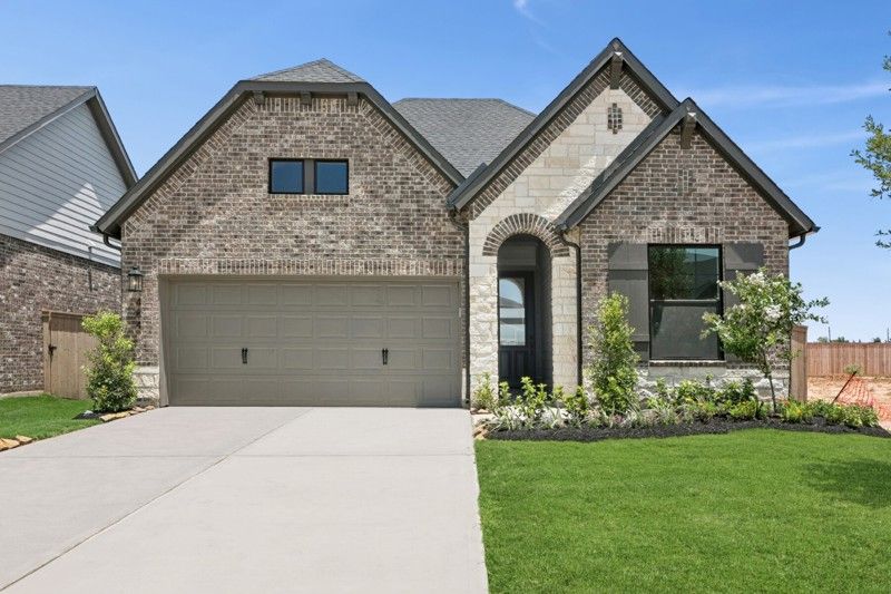 Exterior:Exterior Front