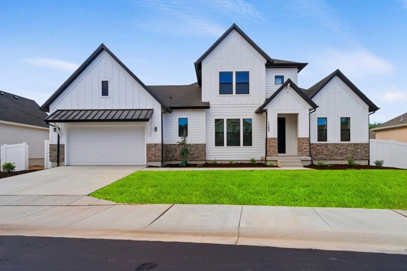 Exterior:Exterior Front