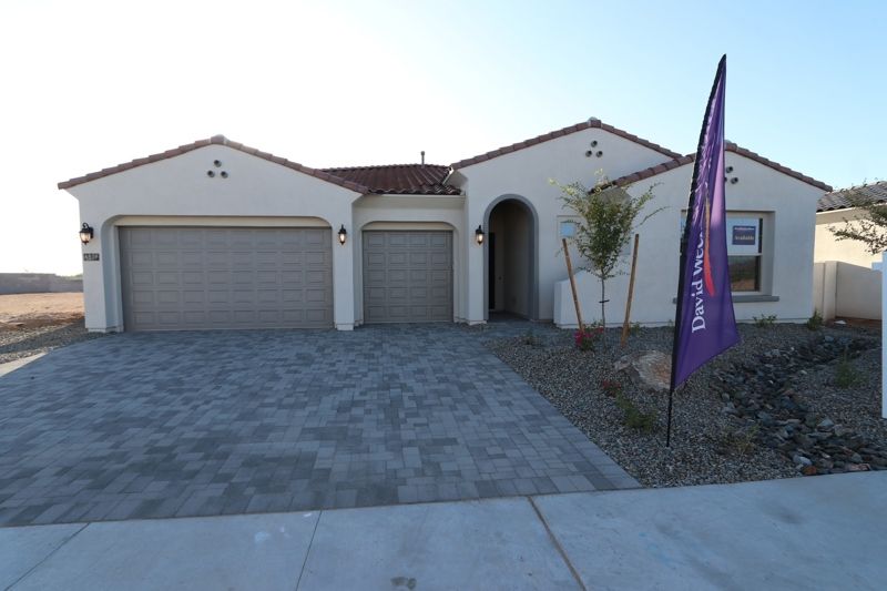 Exterior:Exterior Front