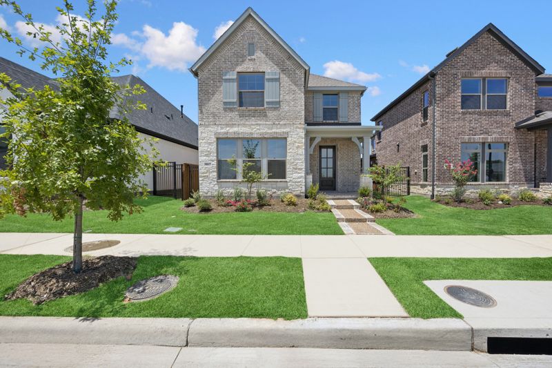 Exterior:Exterior Front