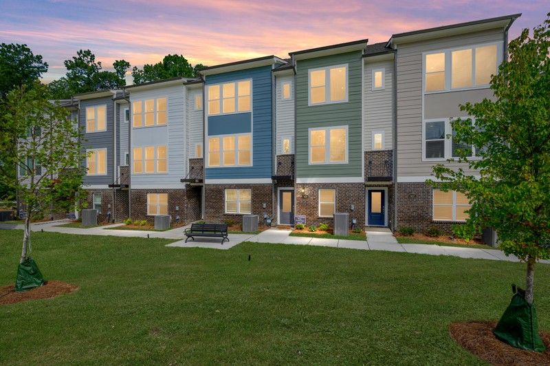 Exterior:Exterior Front