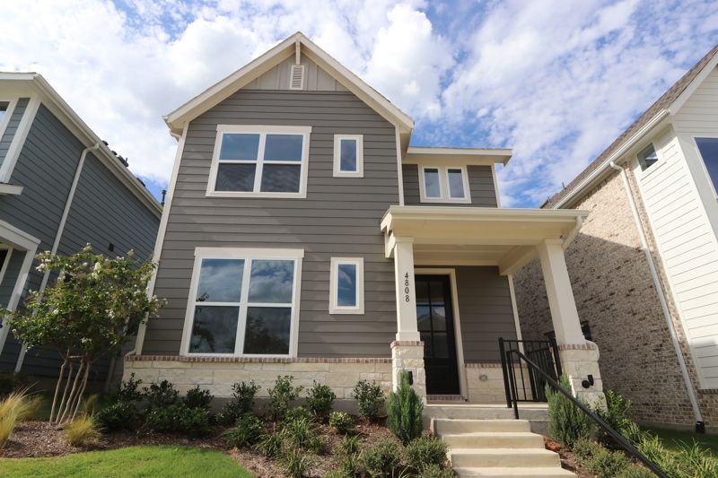 Exterior:Exterior Front