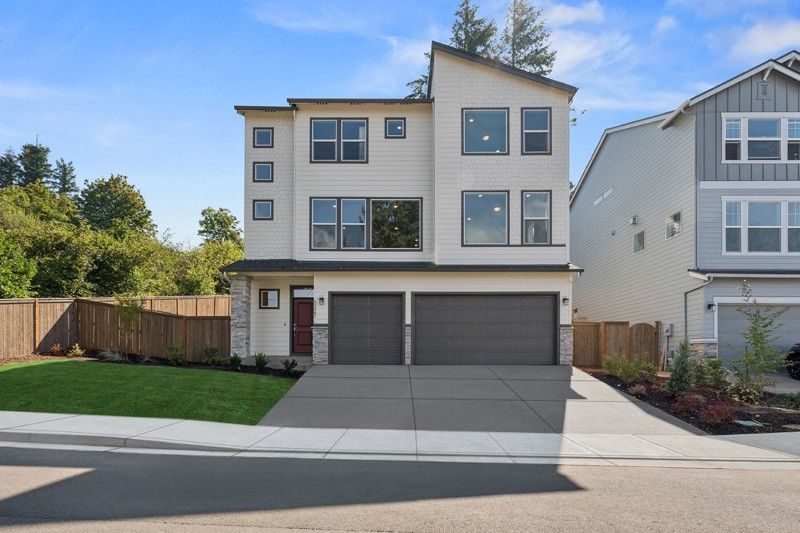 Exterior:Exterior Front