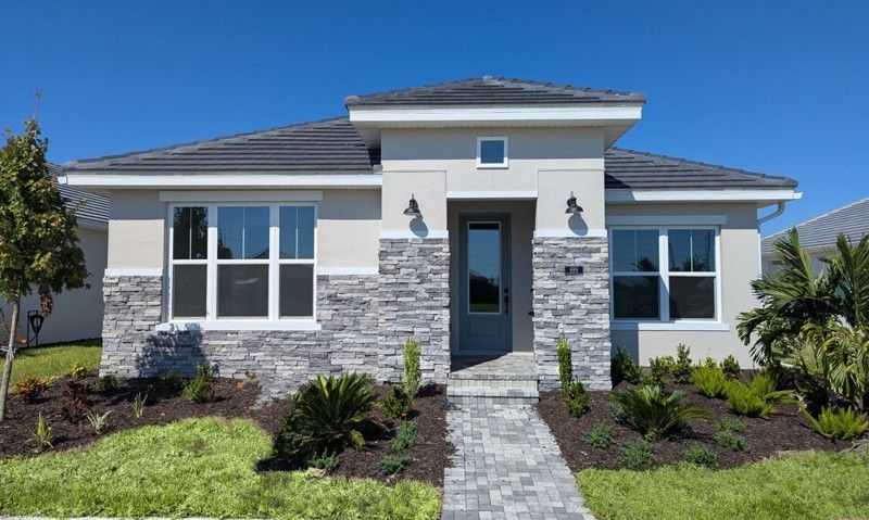 Exterior:Exterior Front