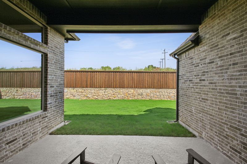 Exterior:Exterior Rear