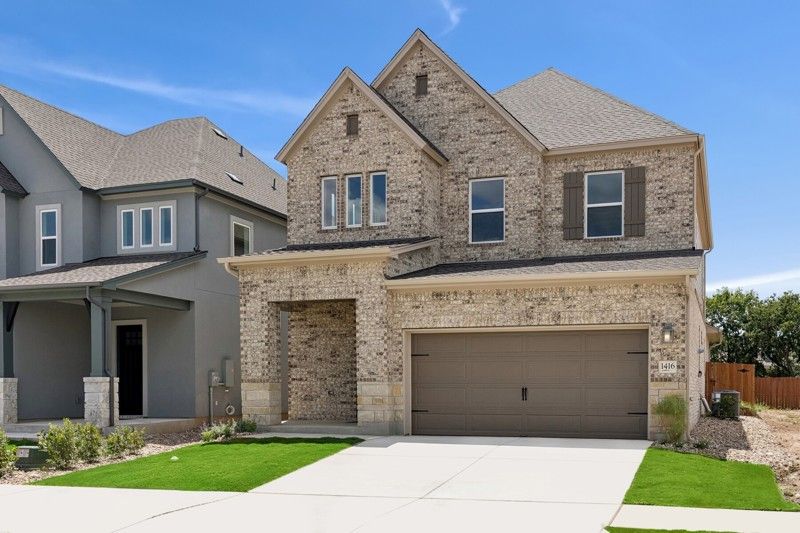 Exterior:Exterior Front