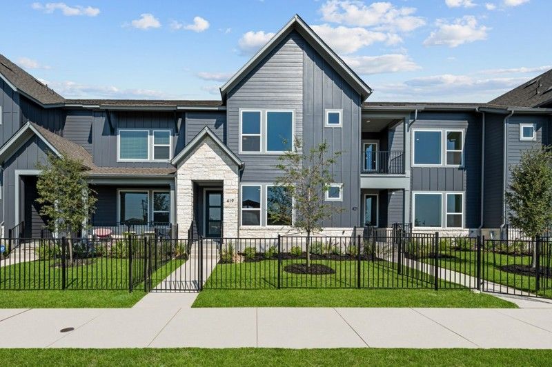 Exterior:Exterior Front