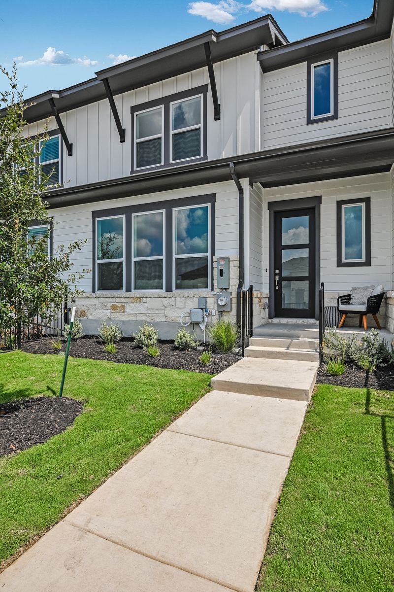 Exterior:Exterior Front