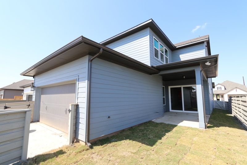 Exterior:Exterior Rear