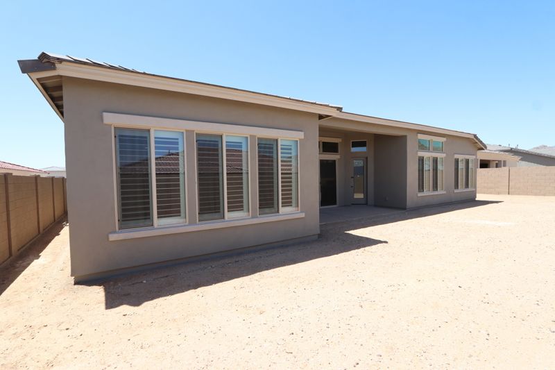 Exterior:Exterior Rear
