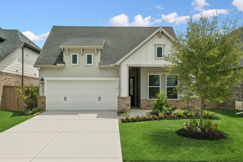 Exterior:Exterior Front