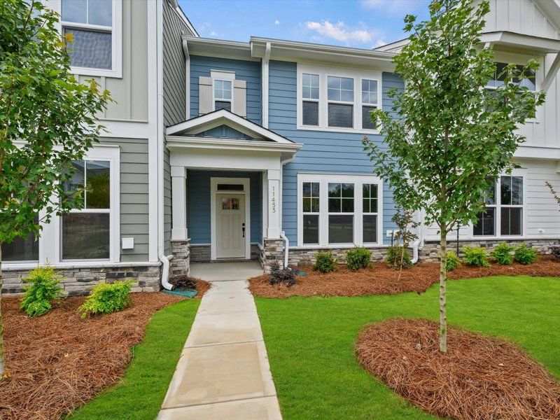 Exterior:Exterior Front
