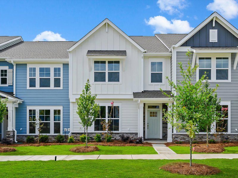 Exterior:Exterior Front