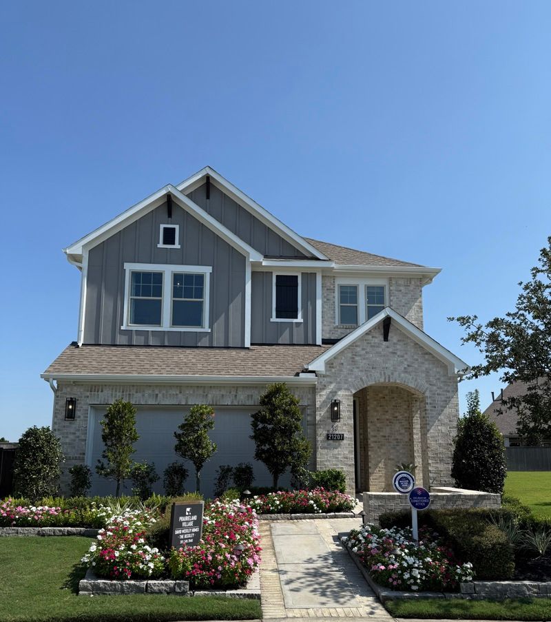 Exterior:Exterior Front