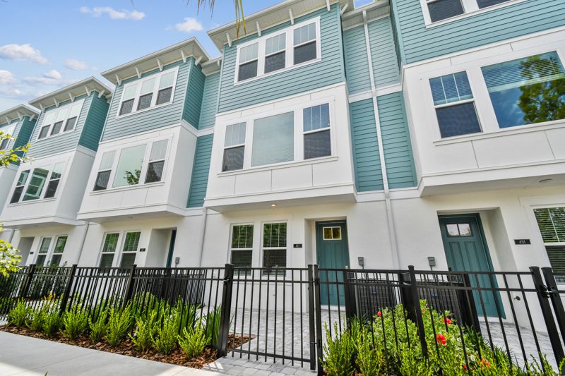 Exterior:Exterior Front