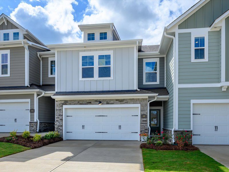 Exterior:Exterior Front