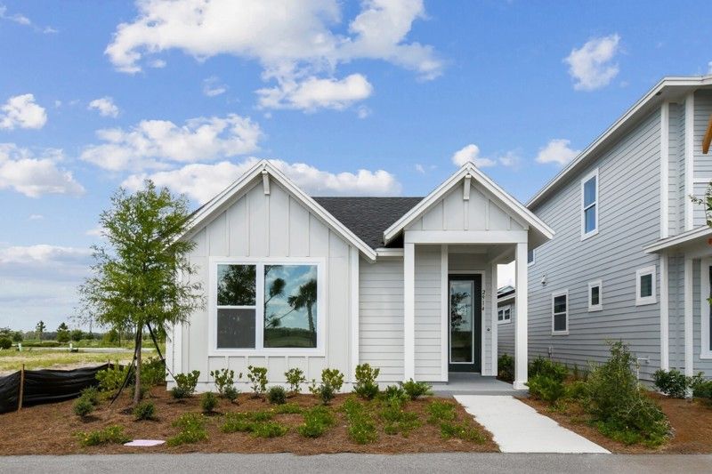 Exterior:Exterior Front