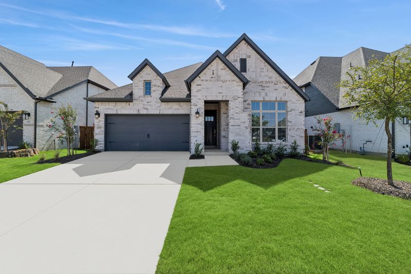 Exterior:Exterior Front