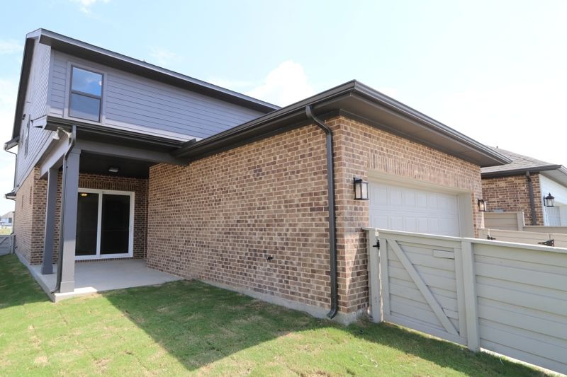Exterior:Exterior Rear