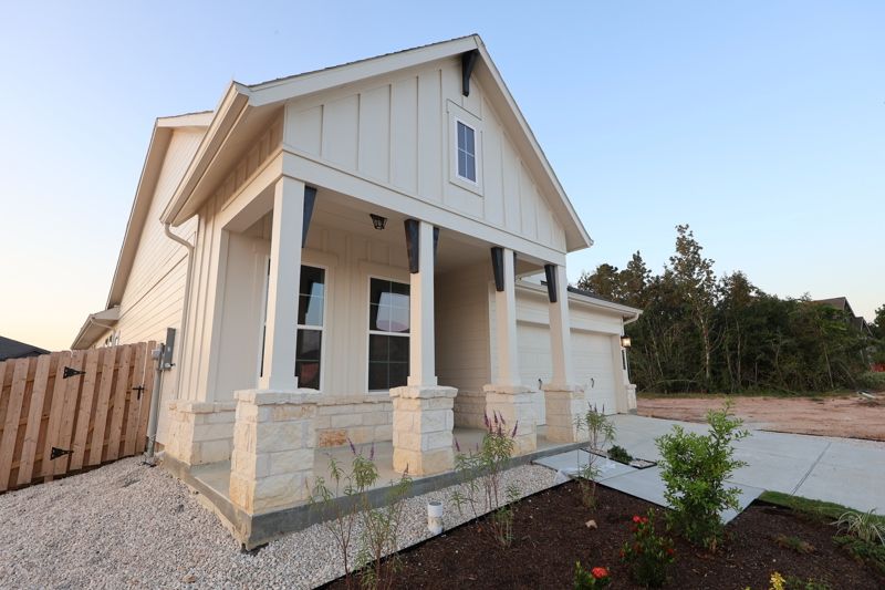 Exterior:Exterior Front