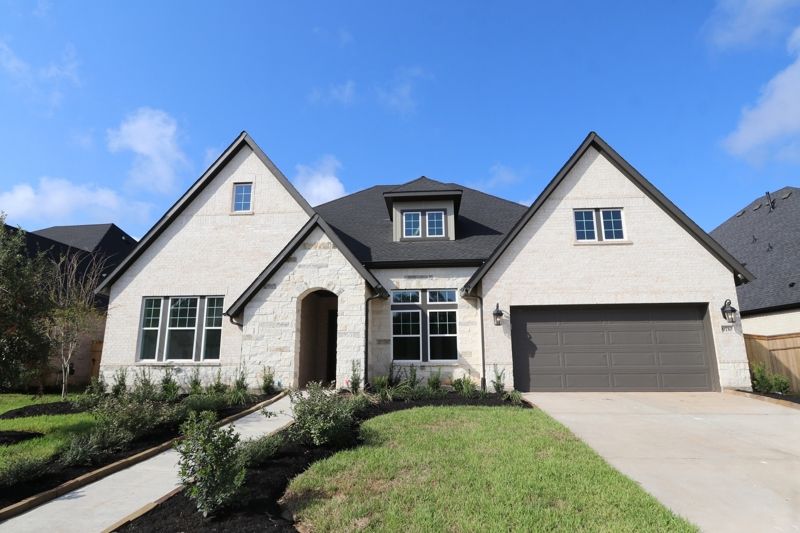 Exterior:Exterior Front