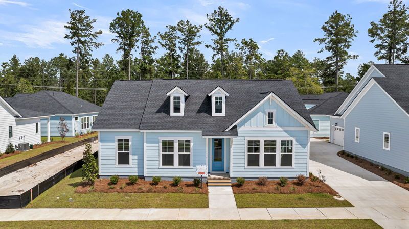 Exterior:Exterior Front