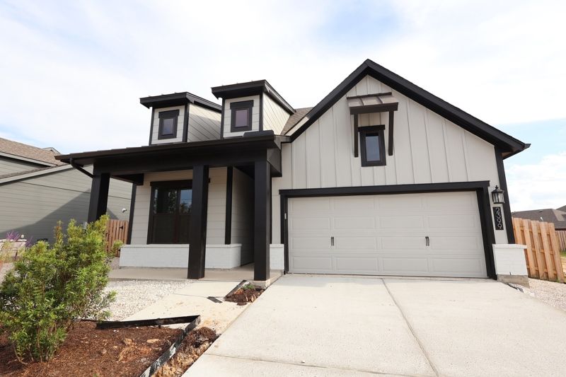 Exterior:Exterior Front