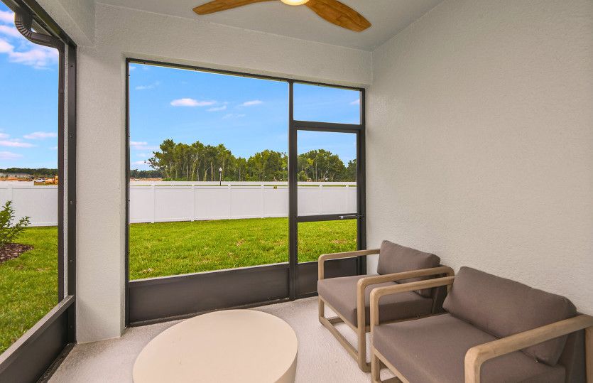 Heston:Covered Lanai