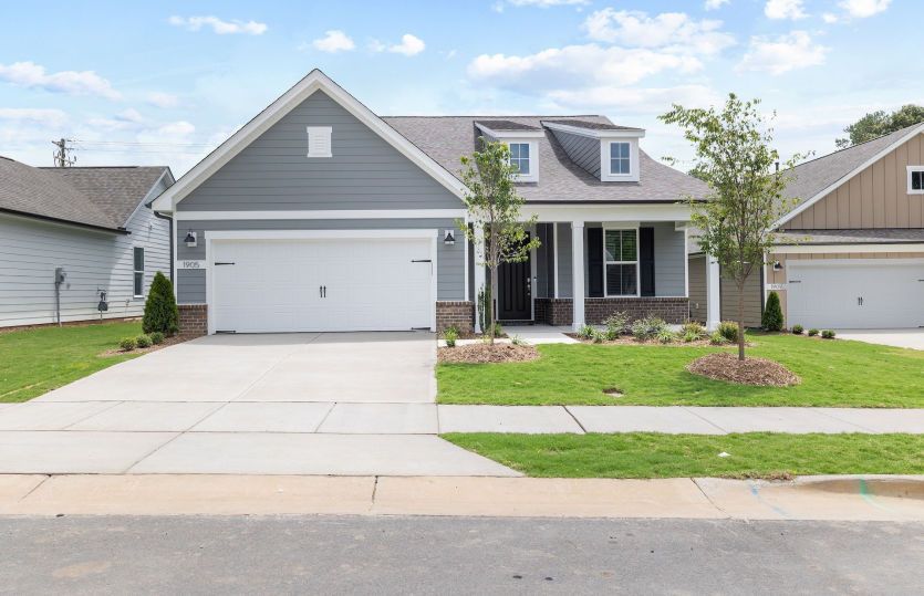 Exterior:Mainstay 764