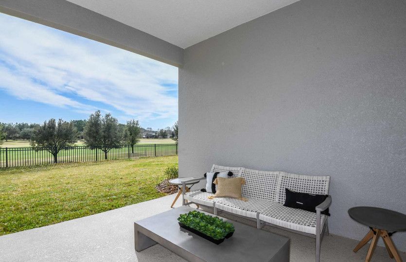Prestige:Covered Lanai for Outdoor Entertaining