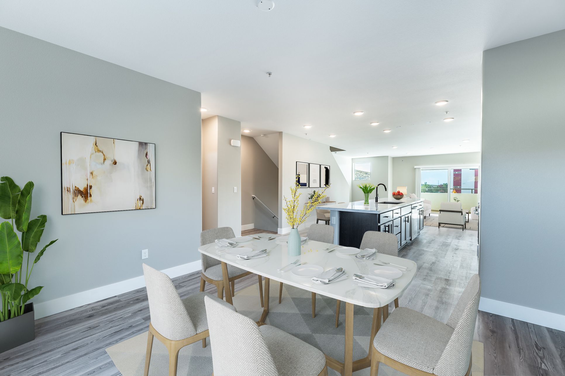 Dining Room:City View