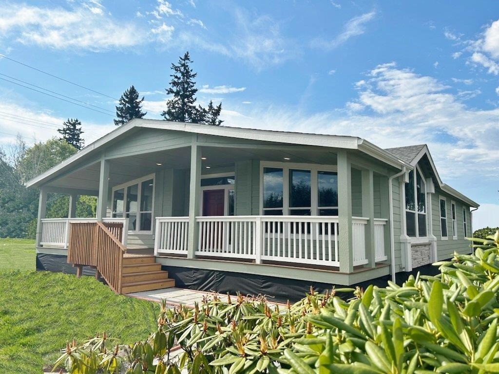 DeTray's Custom Homes,98374