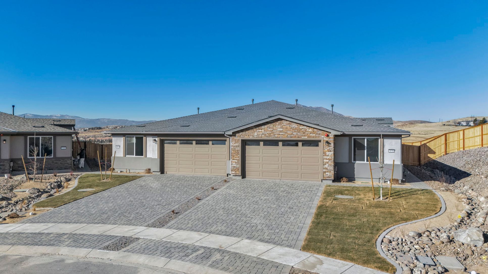 Dickson Realty - The Views:Community Image