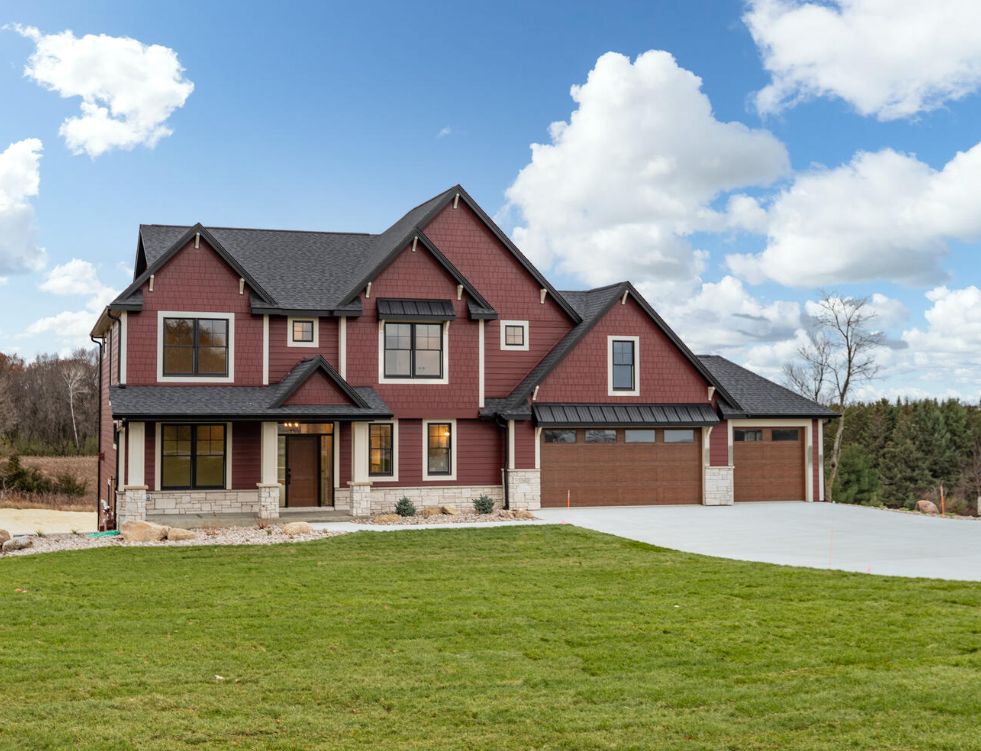 Distinguished Homes,55902