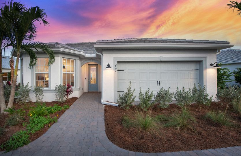 Mystique Grande:Mystique model exterior