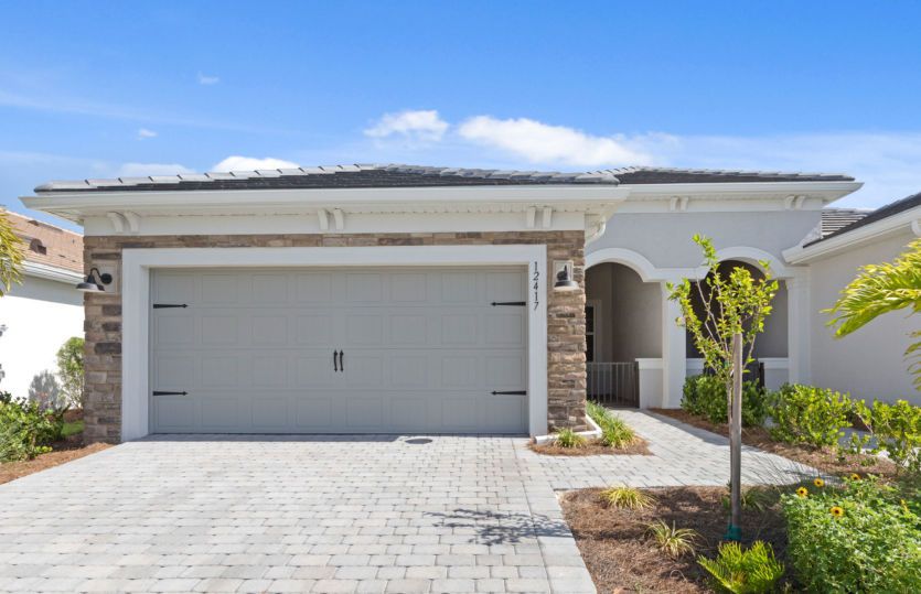 Exterior:Welcoming Ellenwood Exterior