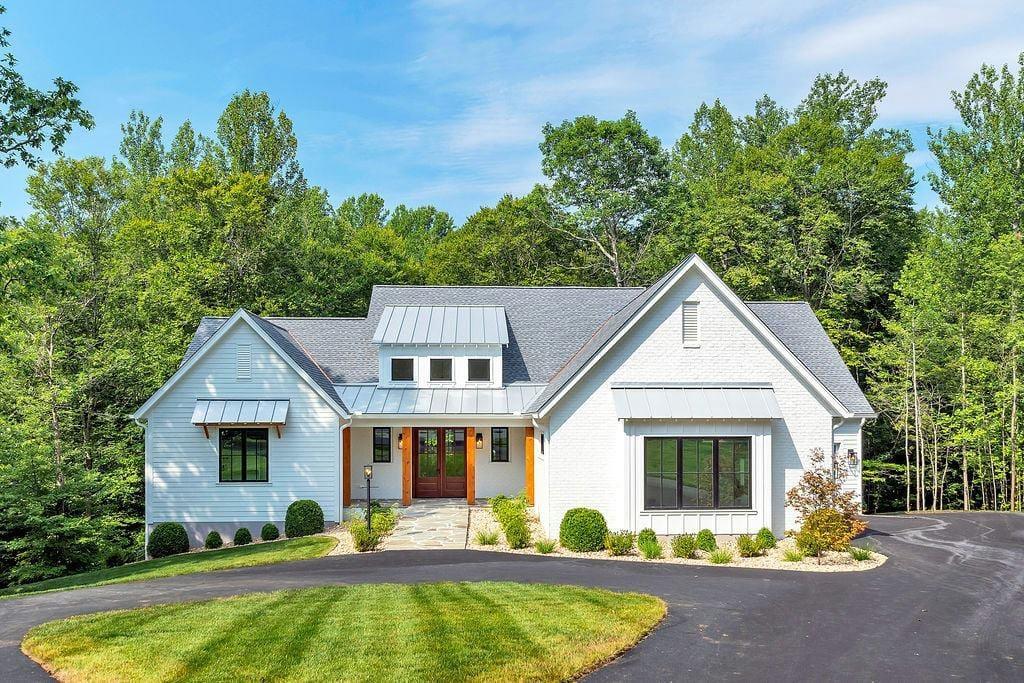 Dominion Custom Homes,22906