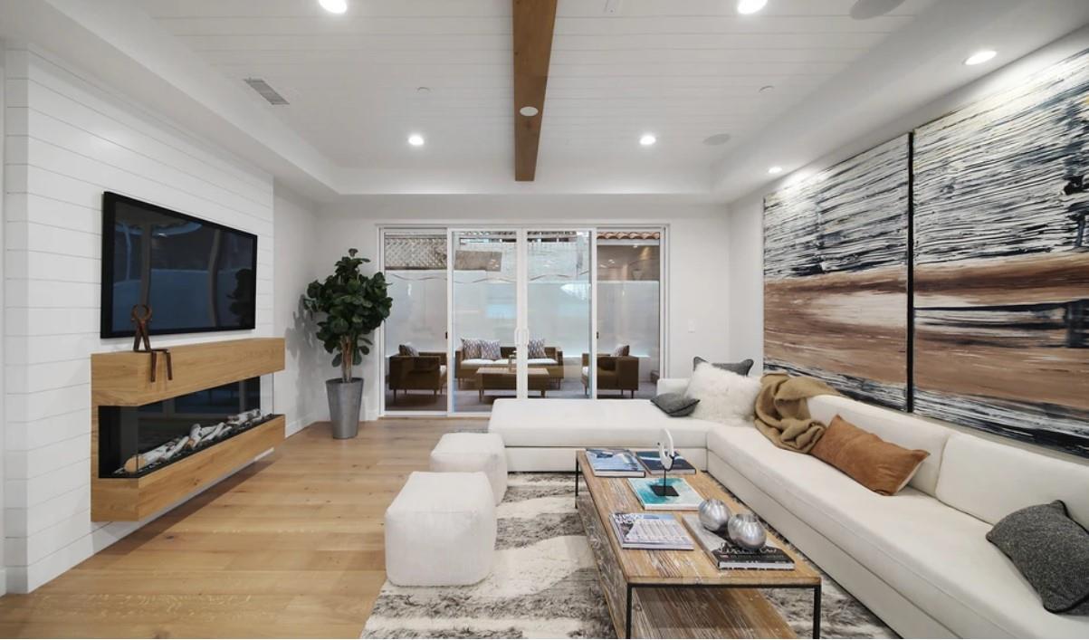 Dori Custom Homes,90278