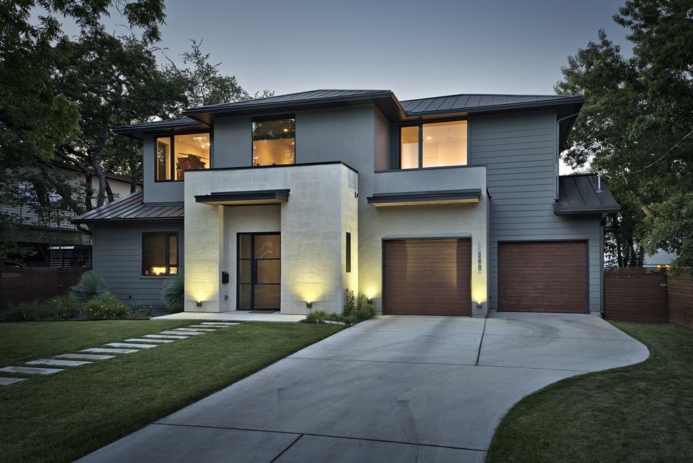 Double Diamond Custom Homes,78258