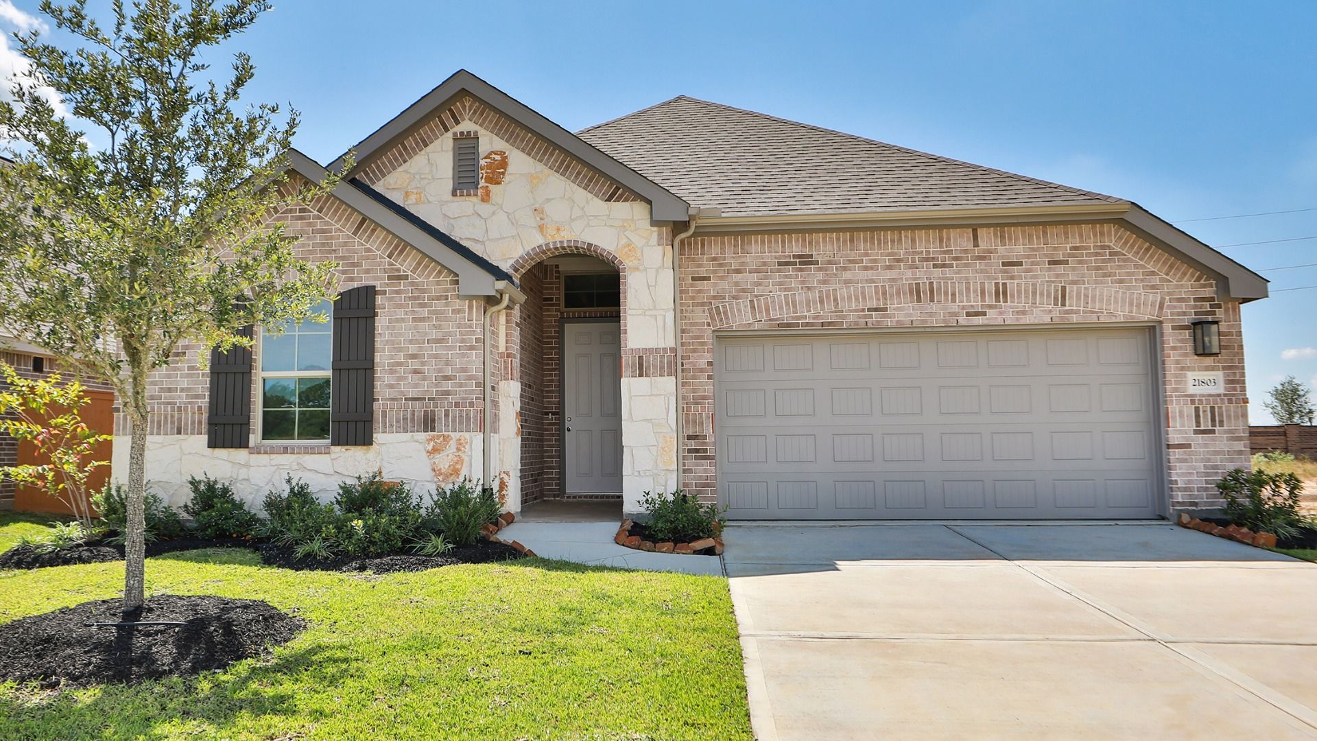 Single-Family Home Front Elevation in Cypress Green