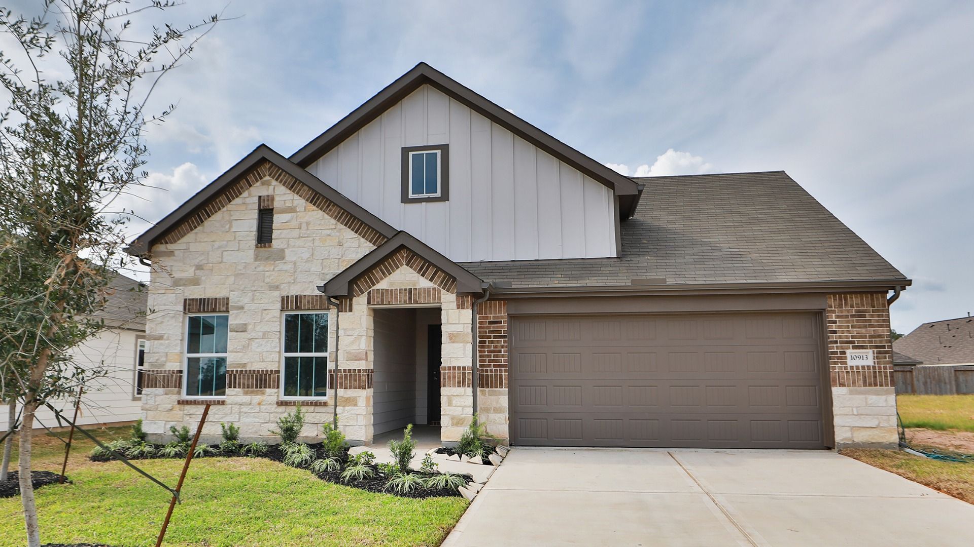 Modern Single-Family Home Design and Architecture Render:Elevation O