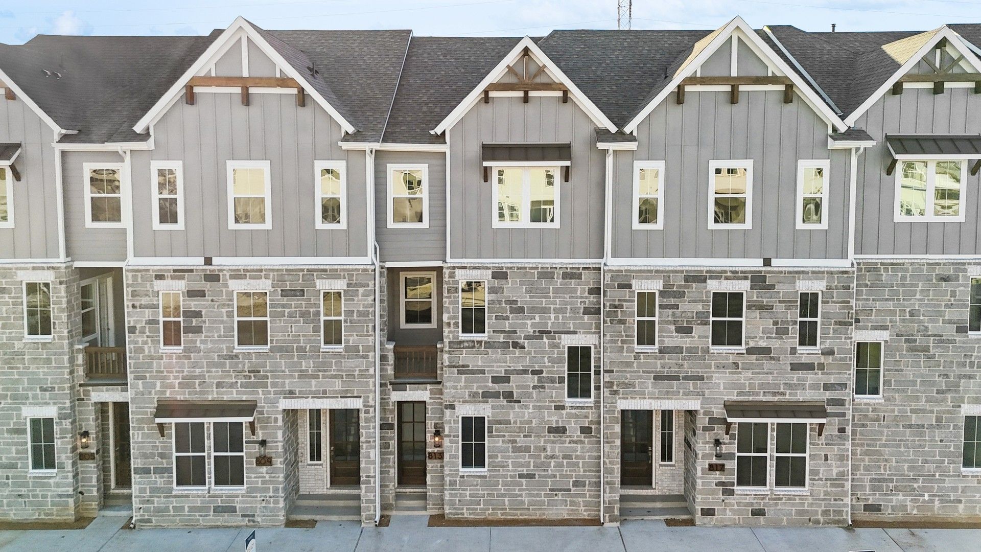 Elegant Townhome Exterior in Collin Creek, Plano, Texas:Elevation Hill Country
