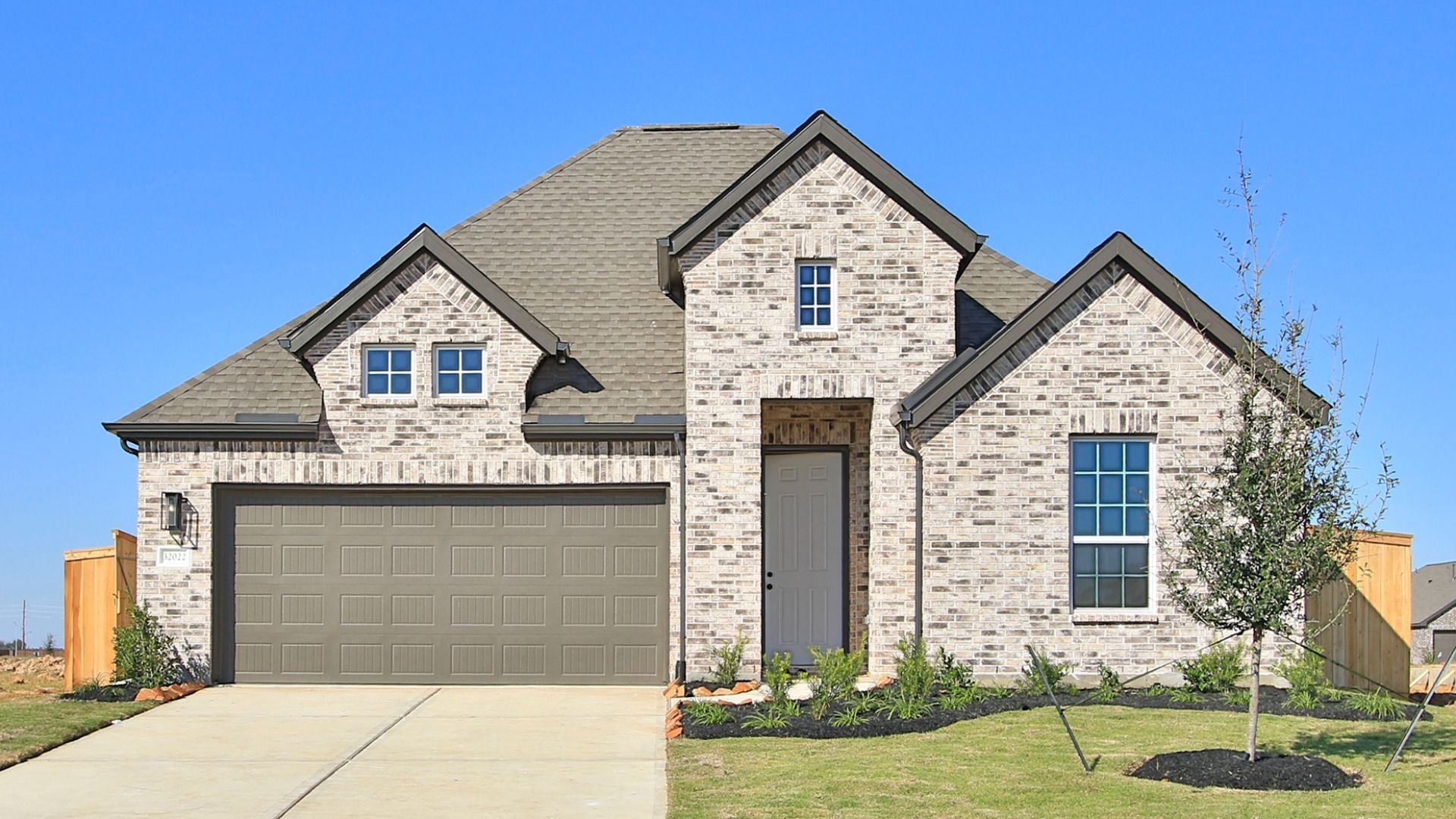 Modern Brick Single-Family Home Design and Architecture:Elevation L