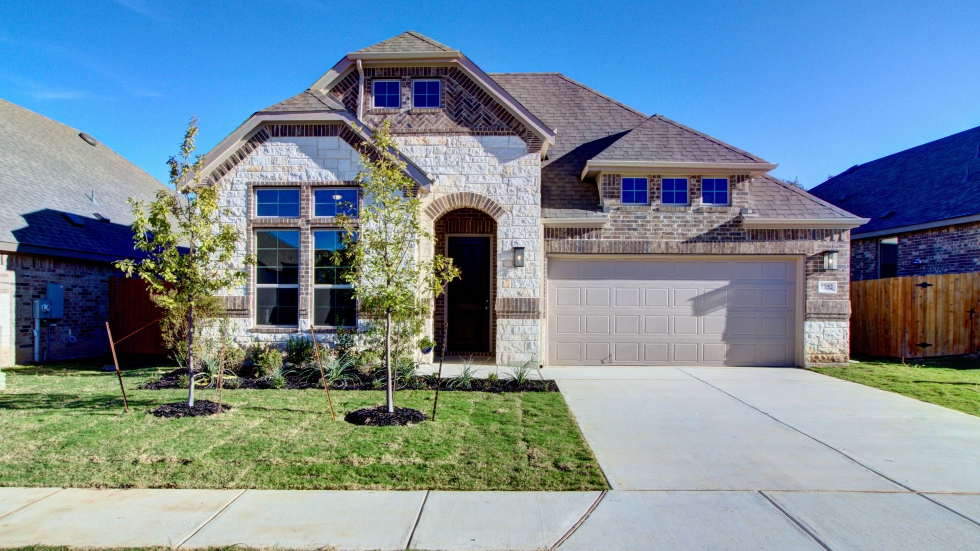 1752 Heritage Maples - 1 of 26.jpeg:Exterior