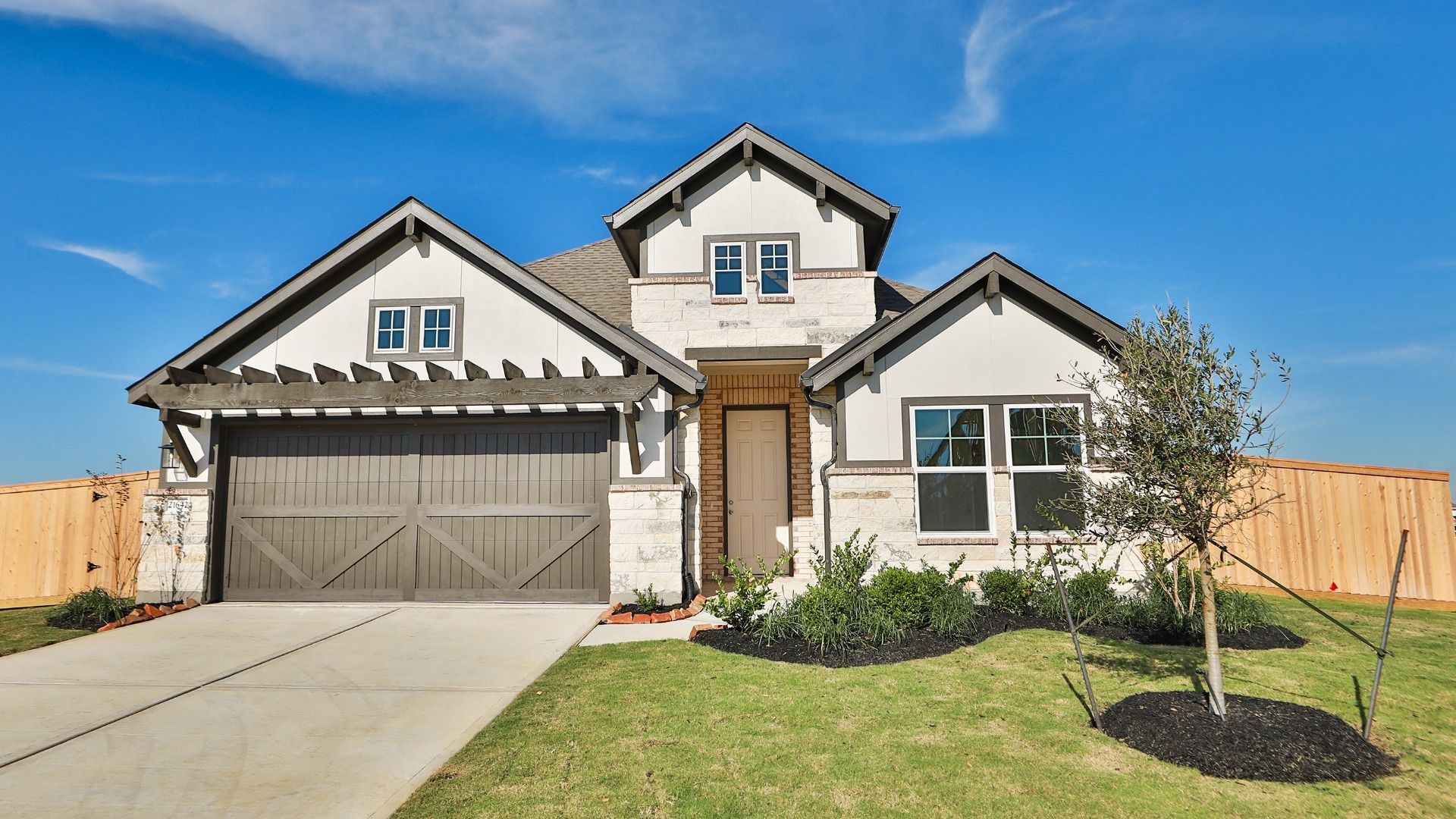 Single-Family Home Design: Modern Residential Architecture Showcase:Elevation Q